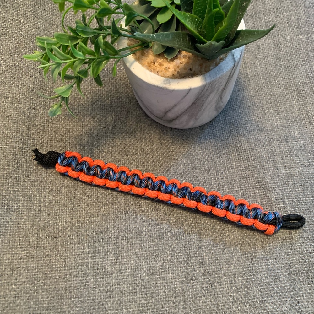 CUSTOM HANDMADE PARACORD ADVENTURE RETRO STYLE STREETWEAR BRACELET NEON COLORWAY